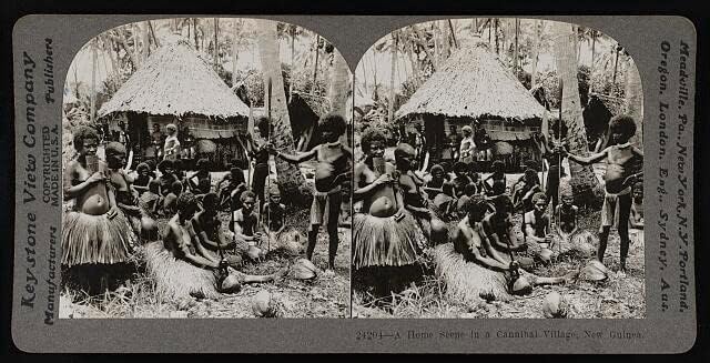 PovijesneFindings Foto: kućna scena u selu Cannibal, Nova Gvineja, 1919